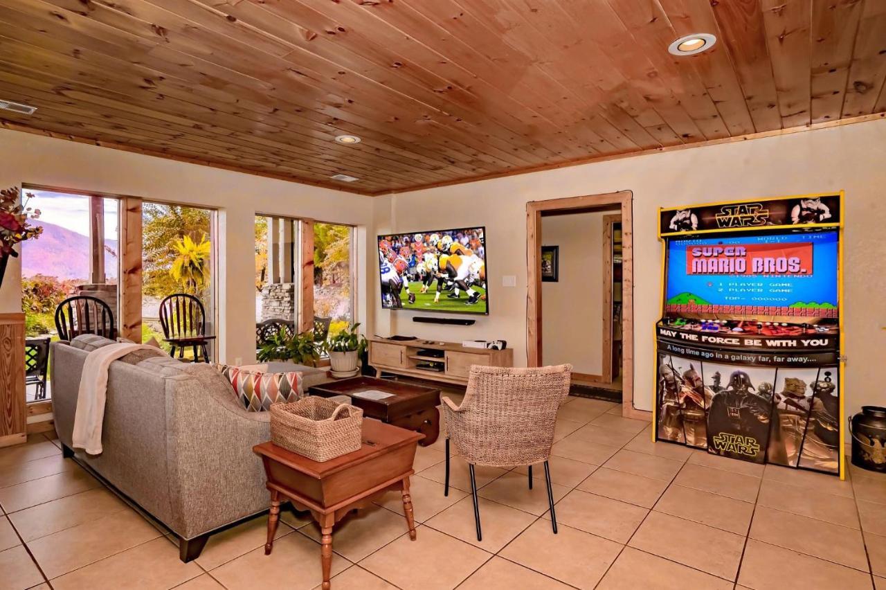 Tanasi Lodge - Reunions, Retreats, Weddings, Family Getaways Сивиървил Екстериор снимка